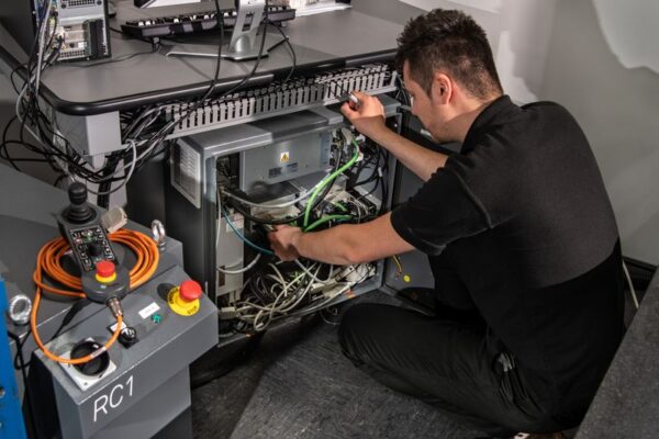 Maintaining your measuring equipment: Why upgrade or retrofit your CMM?